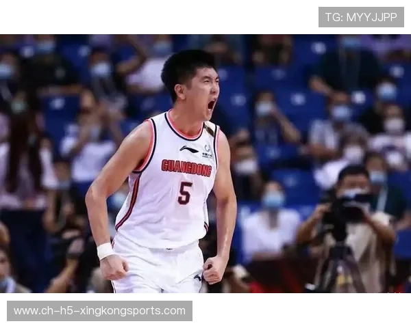 CBA王薪凯三分训练保持高效:突破自我,成为三分线上的杀手 CBA王薪凯三分训练保持高效:突破自我,成为三分线上的杀手