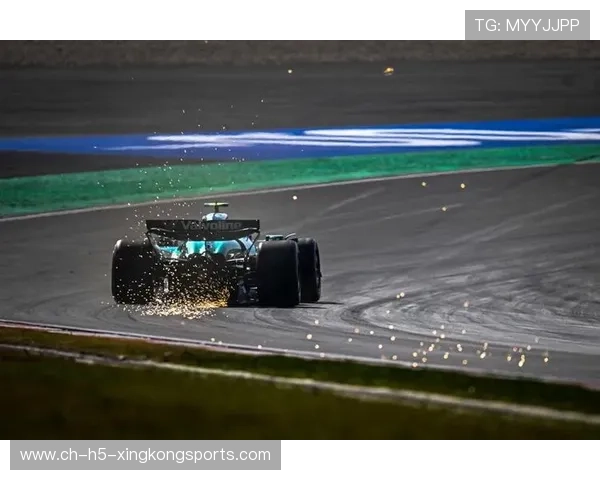 场面燃到极点：运动员“燃”爆最后冲刺！