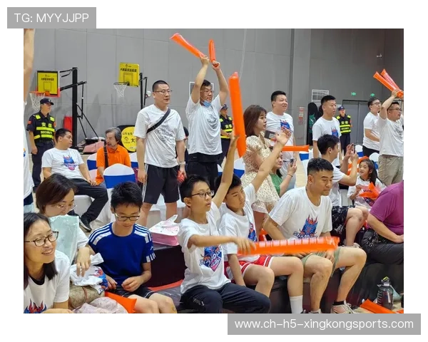 球队训练基地开放日吸引大批球迷,nba球队训练馆 球队训练基地开放日吸引大批球迷,nba球队训练馆