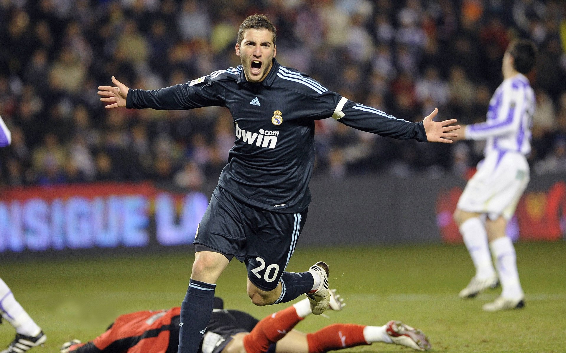 星空官网-门兴格拉德巴赫连续冲击形成高压态势，门兴格拉德巴赫强吗