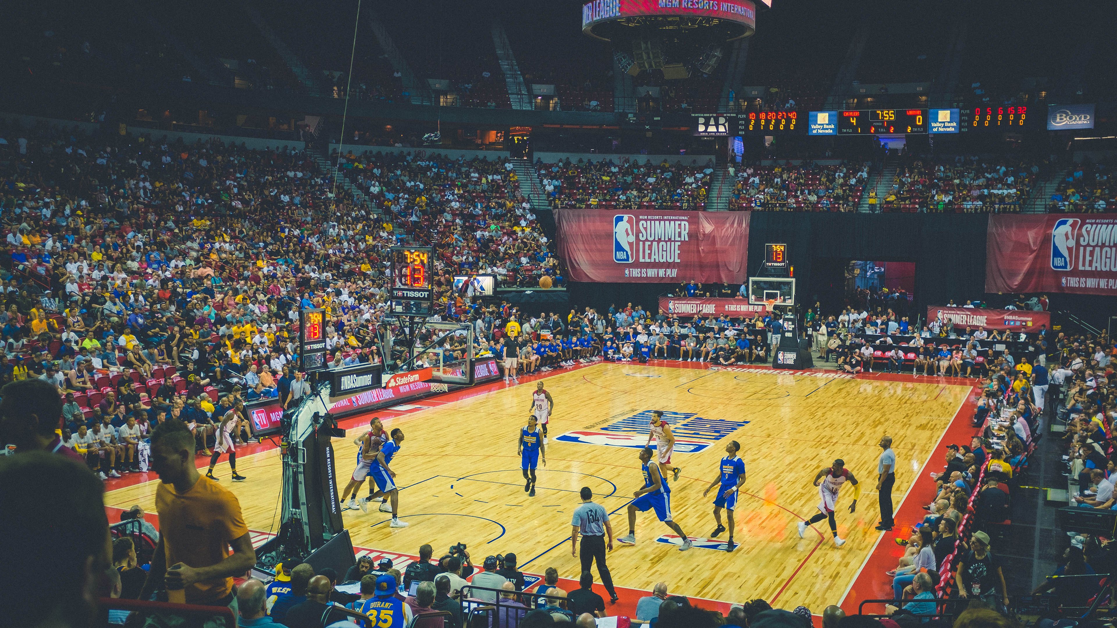 星空体育登录-NBA西部乱了！三队争第二 火箭跌出前五 勇士快船掉队，nba西部球队排名火箭
